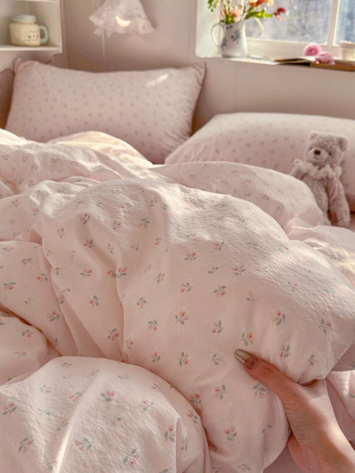 Sweet Girl Pink Flower Quilt Set, Including 1 * Duvet Cover+1 * Bed Sheet+2 * Pillowcase, Pink Bed Sheet, Light Green Branch And Leaf Pattern, Comfortable Bedding, Simple Home Decoration, Coreless Duvet Cover Pillowcase, Machine Washable
